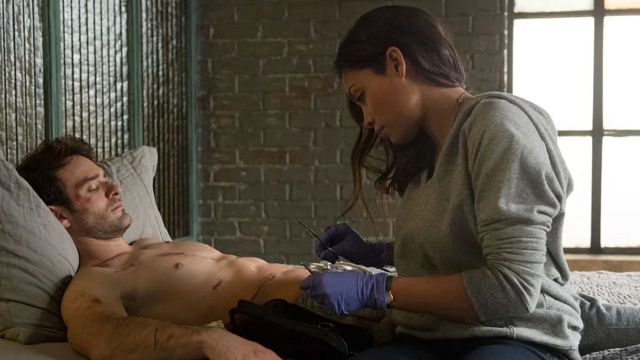 Imagem da notícia Homem-Aranha: Um Novo Dia teria a estreia no MCU desta personagem lendária, mas sua cena foi deletada