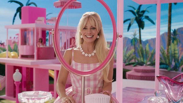 Imagem da notícia Finalmente colocaram "Barbie Girl" como tema do trailer da Barbie de Margot Robbie e a internet comemora