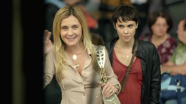 Imagem da notícia Resumo de Avenida Brasil (22/06, segunda-feira): Nina engana Carminha, e a vilã acredita ter se livrado da rival: "Já vai tarde, coisa ruim"