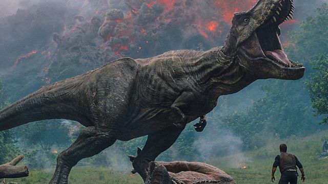 Imagem da notícia Com Anne Hathaway e dinossauros, este filme de ficção científica que estreia em breve pretende ser um novo Jurassic Park