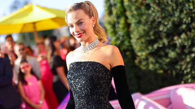 Imagem da notícia Hi, Barbie! 5 peças de roupas para assistir ao filme na estreia no estilo Barbiecore