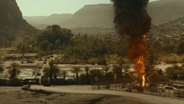 Imagem da notícia Na Netflix: Acaba de chegar ao streaming um filme de ação que dura menos de duas horas e é remake de uma obra-prima
