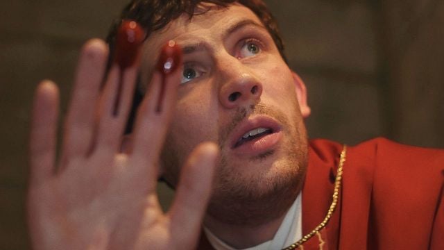 Imagem da notícia "Deus me ama mesmo nos meus pecados": Josh O'Connor explica passado sombrio de personagem em Vivo ou Morto: Um Mistério Knives Out (Entrevista)