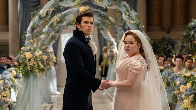 Imagem da notícia Bridgerton pode dar um final inédito para Penelope: O futuro de Lady Whistledown é bem diferente nos livros