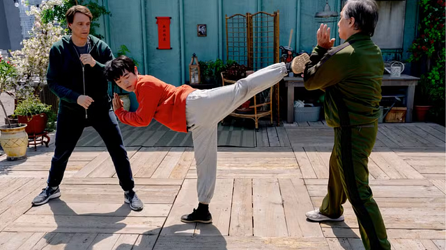 Imagem da notícia A saga com as melhores lutas dos anos 80 retornou aos cinemas este ano — e promete unir gerações