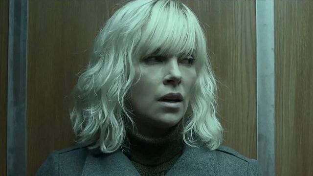 Imagem da notícia "Não consigo sentar no vaso sanitário": Charlize Theron não previu as consequências de fazer filmes de ação