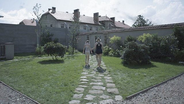 Imagem da notícia Hoje à noite no streaming: Tão impactante quanto A Lista de Schindler, este filme premiado vai te deixar sem palavras