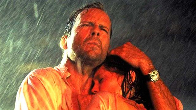 "Um dos piores filmes dos anos 90": Este thriller erótico fracassado é considerado o pior de Bruce Willis, mas para alguns é um clássico cult