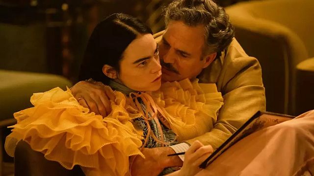 Imagem da notícia “Faremos o que for preciso”: É assim que Emma Stone filmou cenas de sexo explícito com 'versão feminina' de Frankenstein