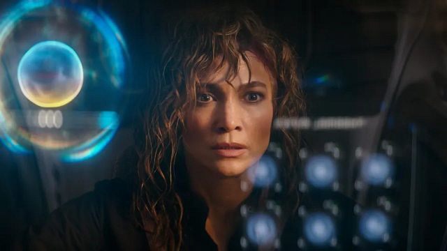 Imagem da notícia Para Atlas, nova ficção científica da Netflix, Jennifer Lopez se inspirou em dois dos personagens mais icônicos do cinema: "Finalmente pude fazer algo parecido"