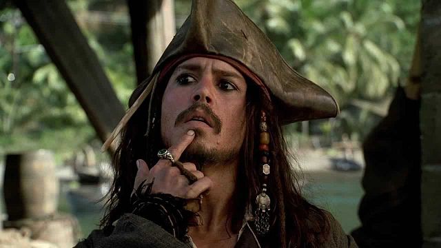 Imagem da notícia "É genial!": Como o "truque da pizza do Johnny Depp" está mudando a experiência de visitantes dos parques da Disney