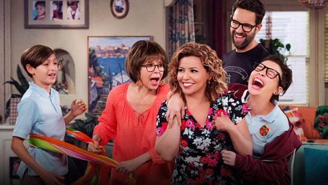 Imagem da notícia A série que vai te fazer rir até doer a barriga está na Netflix: Tem episódios de apenas 25 minutos