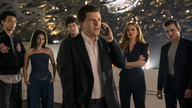 Imagem da notícia Truque de Mestre: Onde assistir aos demais filmes da franquia no streaming antes da estreia de O 3º Ato?
