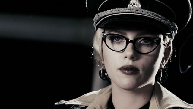 2 anos antes da Marvel, Scarlett Johansson estrelou um filme de super-herói quase esquecido e ficou desconfortável com o figurino