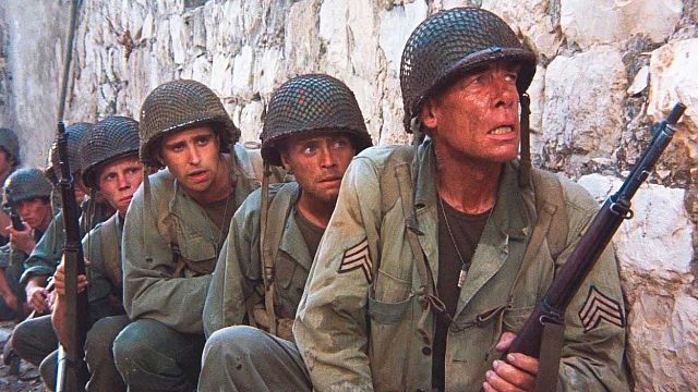 Imagem da notícia Um herói de Star Wars e uma lenda de faroeste, juntos em um dos melhores dramas de guerra de todos os tempos
