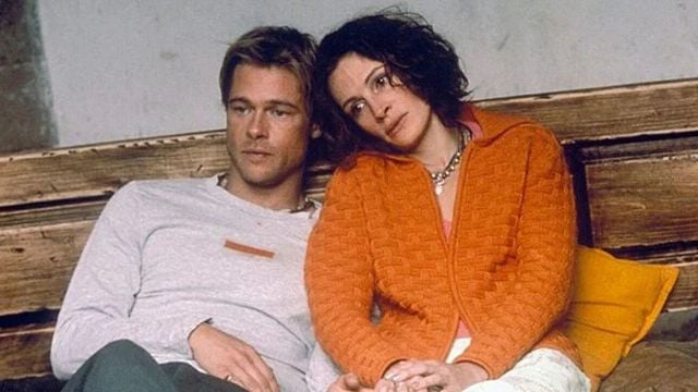 Imagem da notícia Antes de Sr. e Sra. Smith, Brad Pitt estrelou este filme divertido e caótico com Julia Roberts - que estranhamente foi um fracasso de bilheteria