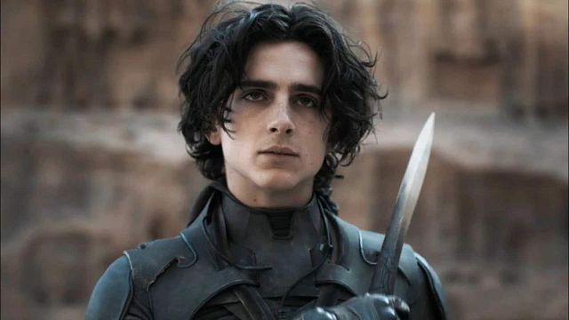 Imagem da notícia Timothée Chalamet ofereceu 500 dólares para pagar multa do evento de sósias, mas o dono do concurso recusou: "Realmente engraçado"