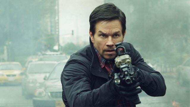 Hoje na Netflix: O filme de ação com Mark Wahlberg que traz um detalhe muito errado sobre armas