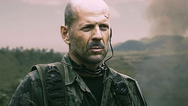 Imagem da notícia "É o filme mais difícil que já fiz, tanto fisicamente quanto emocionalmente": Este é o thriller de guerra que marcou Bruce Willis para sempre