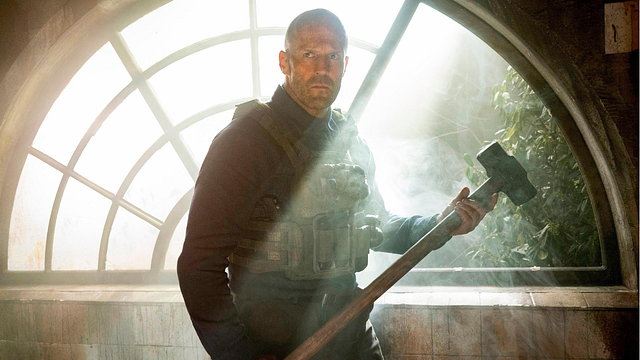 Imagem da notícia Jason Statham e Sylvester Stallone voltaram a trabalhar juntos: Conheça o thriller de ação Resgate Implacável