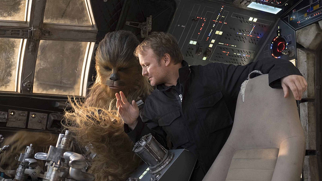 Imagem da notícia "Os Últimos Jedi é um filme horrível": O roteirista de Star Wars queria consertar o Episódio VIII com um roteiro alternativo