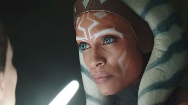 Imagem da notícia Más notícias para os fãs de Star Wars: Rosario Dawson acaba de dar uma atualização preocupante sobre a 2ª temporada de Ahsoka