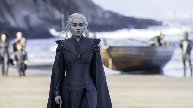 "É melhor morrer ao vivo na TV": Após sofrer dois aneurismas, Emilia Clarke teve medo de ser demitida de Game of Thrones
