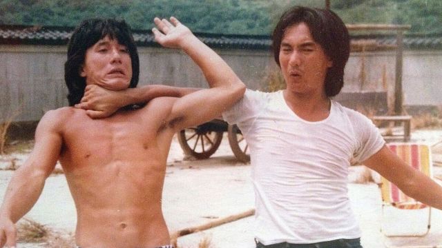 O cinema de ação está de luto: Jackie Chan parte nossos corações ao anunciar que essa lenda morreu há dois anos