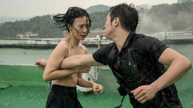 Imagem da notícia Esta obra visionária das criadoras de Matrix está na Netflix: Uma série de ficção científica cult que terminou cedo demais!