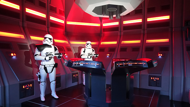 Imagem da notícia Star Wars: A atração mais ambiciosa da história da Disney World teve 5 anos de desenvolvimento, 5 milhões de linhas de código e 65 animatrônicos