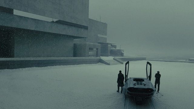 Imagem da notícia 9 anos depois, uma obra-prima da ficção científica ganhará continuação: Série com Hunter Schafer e Michelle Yeoh revela trailer hipnotizante