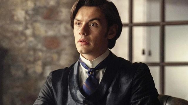 Imagem da notícia O novo James Bond pode ser mais jovem do que nunca: É por isso que o atual favorito, Louis Partridge, parece tão familiar