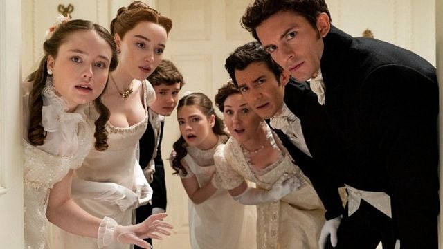 Imagem da notícia Para os fãs de Bridgerton: Esta série da Netflix baseada no romance mais famoso de Jane Austen será a sua nova paixão