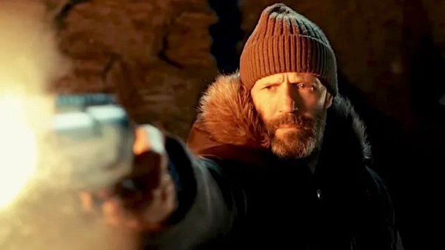 Imagem da notícia Jason Statham apresenta o trailer de seu novo filme de ação, no qual une forças com o diretor favorito de Gerard Butler