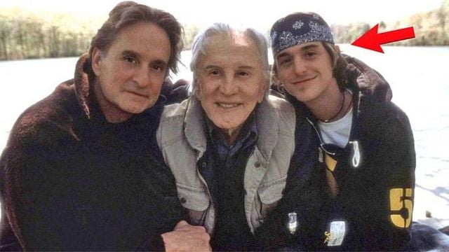Imagem da notícia Filho de Michael Douglas passou 7 anos na prisão: "Meu pai me deixava distribuir baseados para os convidados em suas festas"