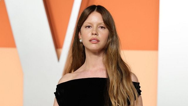 Imagem da notícia Qual é a fortuna de Mia Goth? Neta da atriz brasileira Maria Gladys é a queridinha do terror em Hollywood