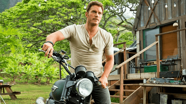 Imagem da notícia Ele pode não estar mais em Jurassic World, mas Chris Pratt está comemorando seu retorno em outro papel icônico!