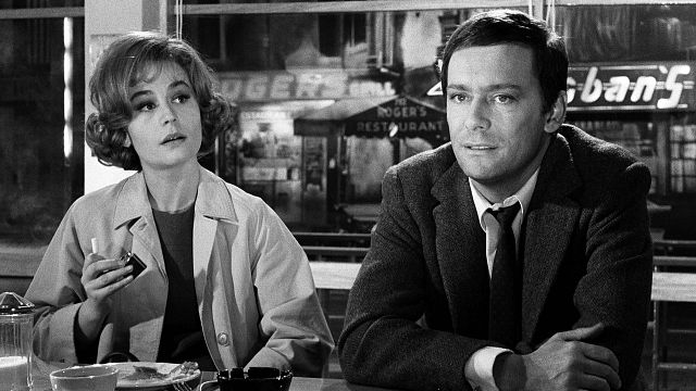 Imagem da notícia Hoje ele é um dos maiores ícones de Hollywood: Você reconhece quem está escondido no fundo desta cena?