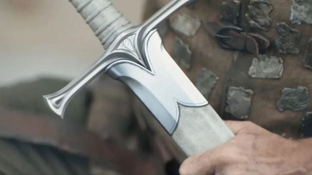 Imagem da notícia Primeiras imagens: A série de O Senhor dos Anéis está prestes a retornar e a espada de Aragorn estará no centro da 3ª temporada!