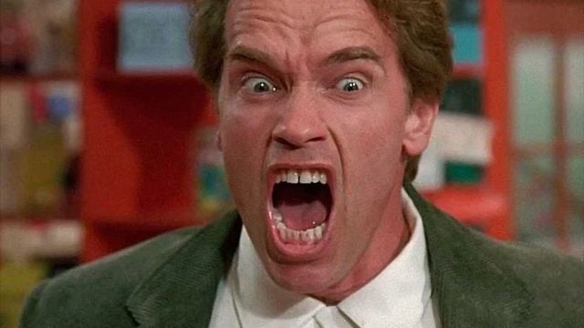 Imagem da notícia Sempre esquecemos que ele existe, mas o único filme de Arnold Schwarzenegger como diretor foi um fracasso completo