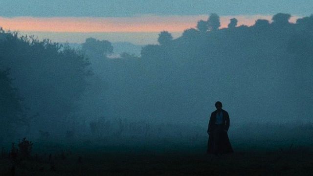 Imagem da notícia Você tem só 5 dias para assistir ao melhor romance dos anos 2000 na Netflix: Esta adaptação aclamada recebeu 4 indicações ao Oscar