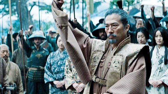 Imagem da notícia Por que Xógum não vai ter 2ª temporada? Criadores decidiram criar galinhas após filmagens da série