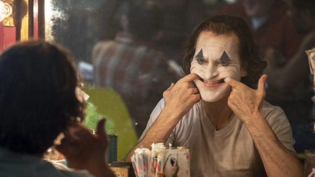 Imagem da notícia Coringa 2 é CENSURADO na França antes mesmo da estreia: O filme de Joaquin Phoenix teve que mudar este detalhe curioso