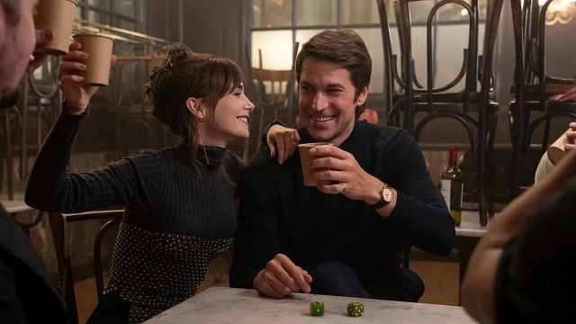 Imagem da notícia Emily em Paris: 5ª temporada da série pode ter sido confirmada acidentalmente