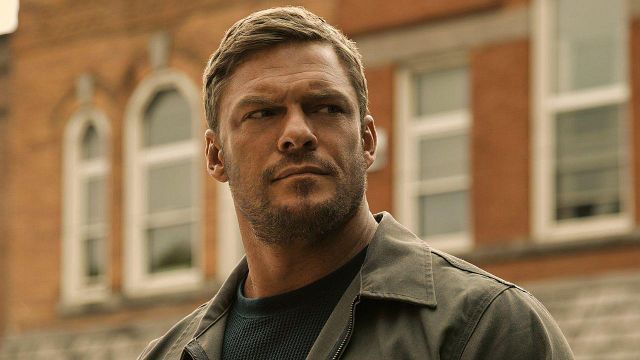 Imagem da notícia Qual é a idade de Alan Ritchson? Ator é bem mais velho do que o vilão de Reacher, Olivier Richters
