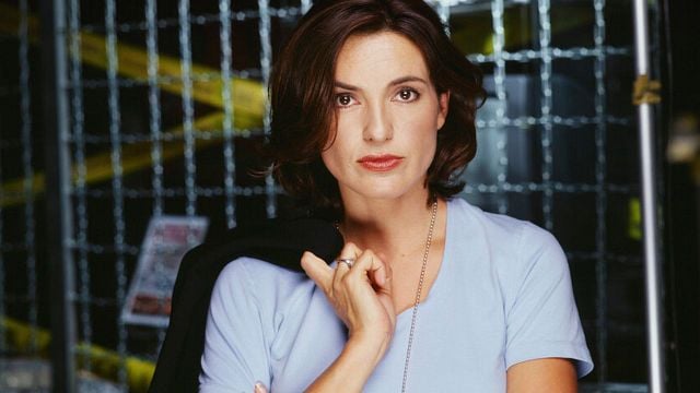 Imagem da notícia Quem é a apresentadora do Emmy 2026? Atriz esteve em 594 episódios e 27 temporadas de série aclamada - e não é Grey's Anatomy