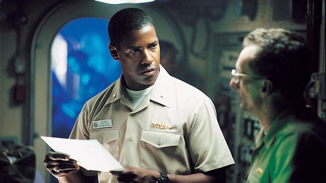 Imagem da notícia O aclamado filme dos anos 90 que poucos sabem mas foi escrito por Quentin Tarantino: Diretor não recebeu os créditos por conta de uma briga com Denzel Washington