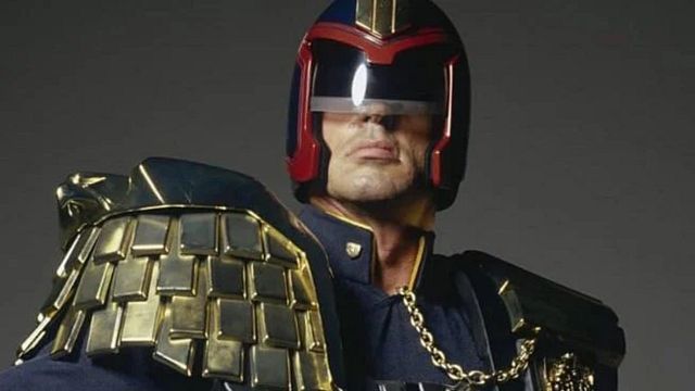 Imagem da notícia 58 anos de carreira e 3 indicações ao Oscar: hoje, uma lenda indiscutível do cinema de ação completa 80 anos