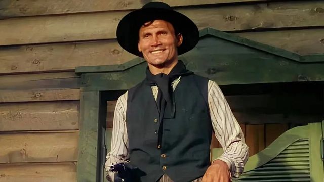 Imagem da notícia "Nunca houve nada parecido": 55 anos depois, este faroeste cult inspirou um dos melhores filmes de super-heróis de todos os tempos