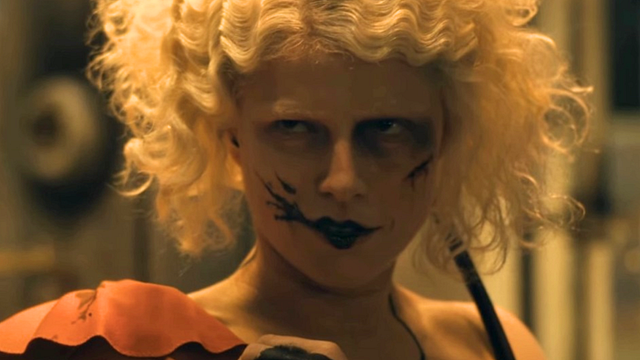 Imagem da notícia "Você não pode fazer Frankenstein lamber vômito": A Noiva! deixou público chocado com violência e teve algumas cenas cortadas